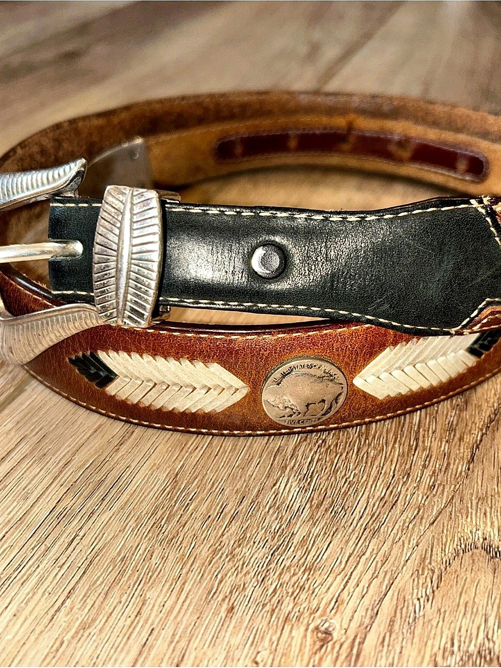 Silver Creek Buffalo Nickel Western Leather-Style Belt Brown & Black Waist 4015